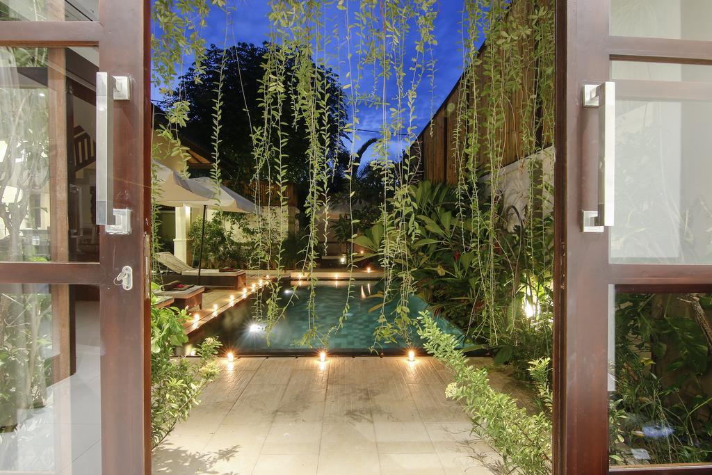 Gili Pearl Three Bedroom Villa กีลีตราวางัน ภายนอก รูปภาพ
