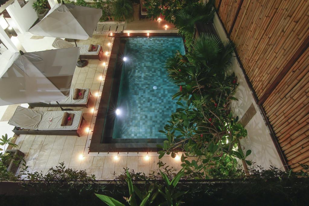 Gili Pearl Three Bedroom Villa กีลีตราวางัน ภายนอก รูปภาพ