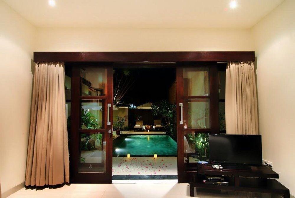 Gili Pearl Three Bedroom Villa กีลีตราวางัน ภายนอก รูปภาพ
