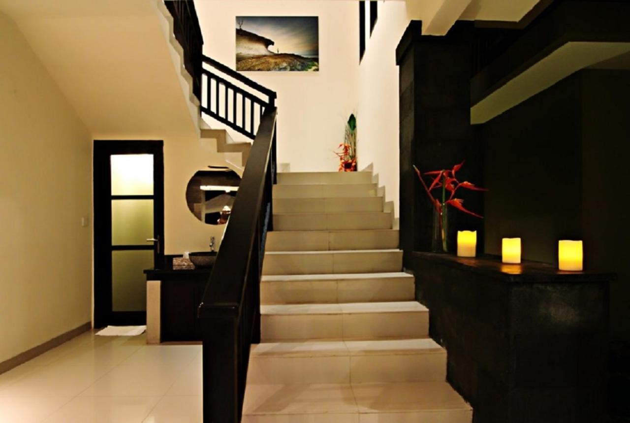 Gili Pearl Three Bedroom Villa กีลีตราวางัน ภายนอก รูปภาพ