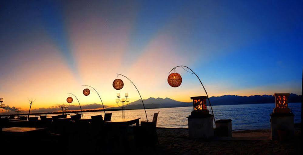 Gili Pearl Three Bedroom Villa กีลีตราวางัน ภายนอก รูปภาพ